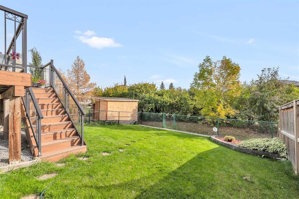 320 Evermeadow Road Sw, Calgary, AB - Outdoor