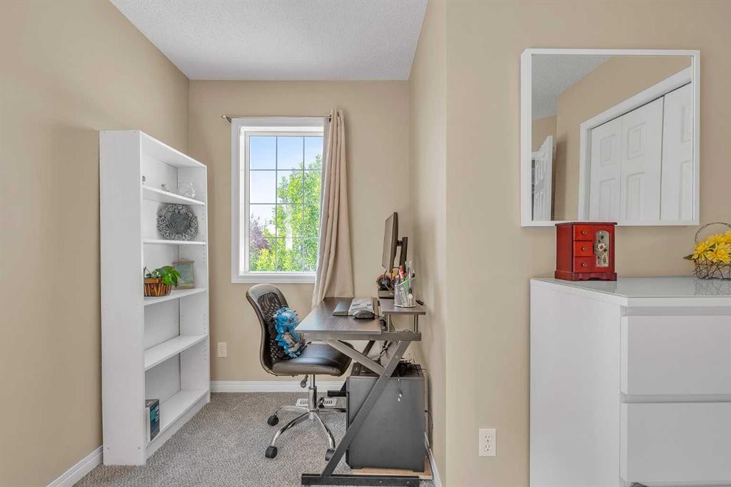 320 Evermeadow Road Sw, Calgary, AB - Indoor Photo Showing Office