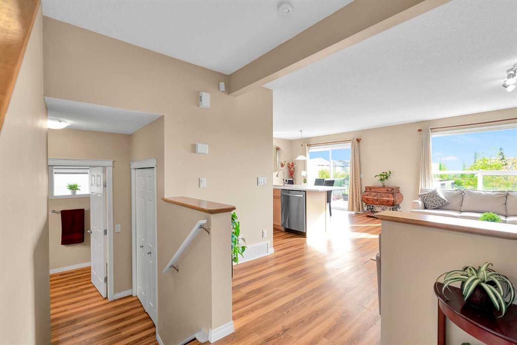 320 Evermeadow Road Sw, Calgary, AB - Indoor