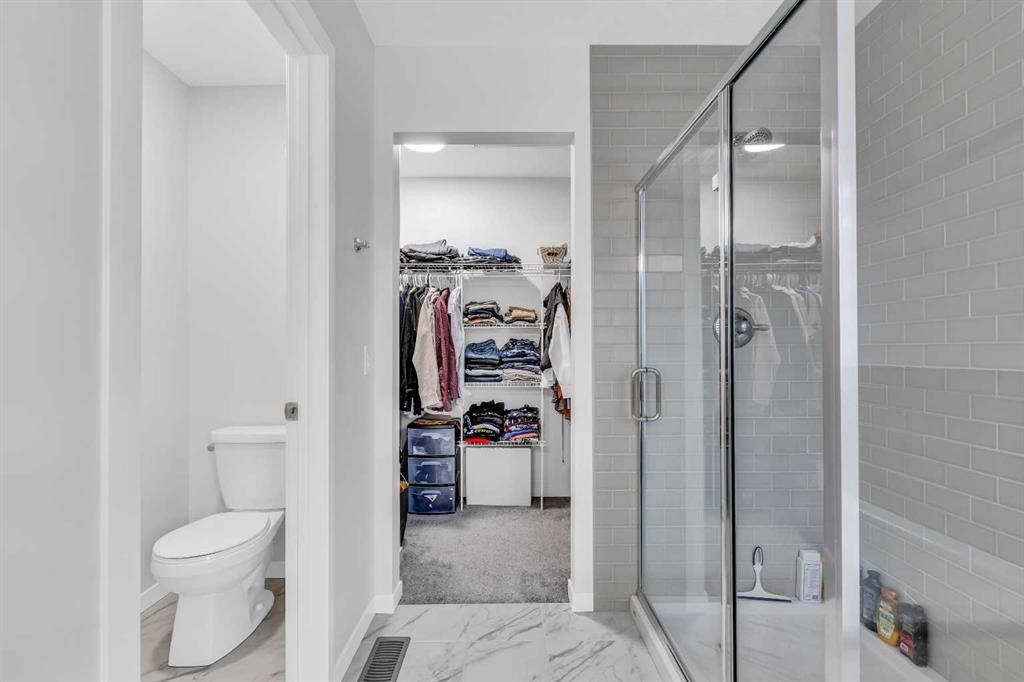 312 Edith Place Nw, Calgary, AB - Indoor Photo Showing Bathroom