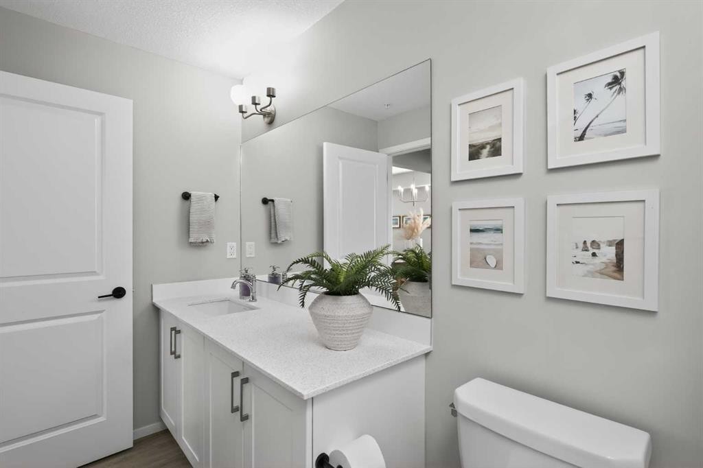 214-140 Mahogany Street Se, Calgary, AB - Indoor Photo Showing Bathroom