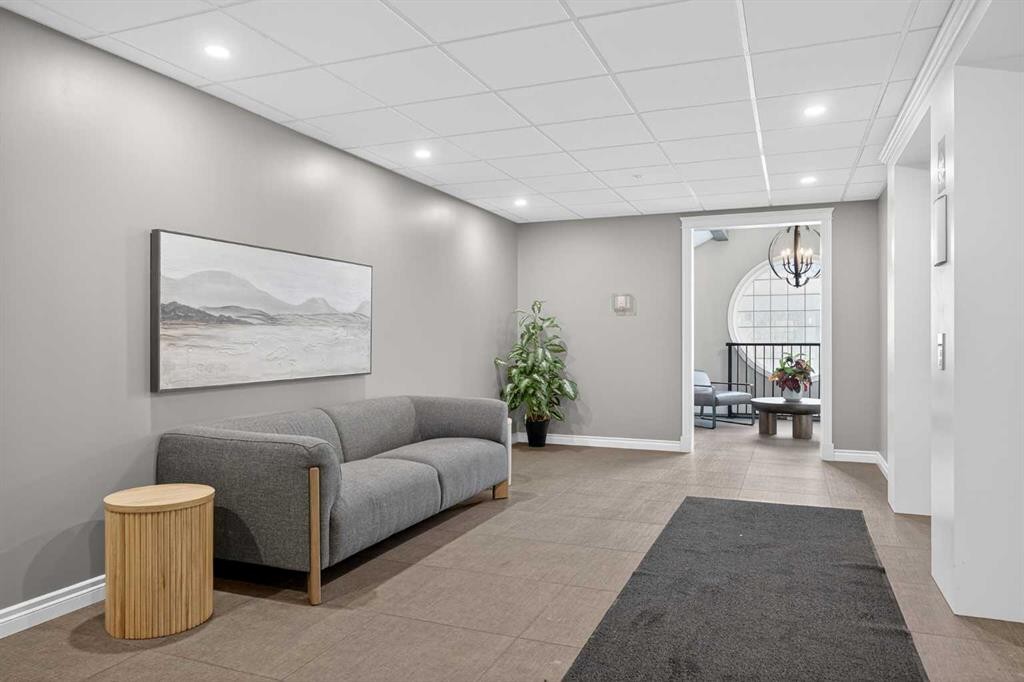 214-140 Mahogany Street Se, Calgary, AB - Indoor Photo Showing Other Room