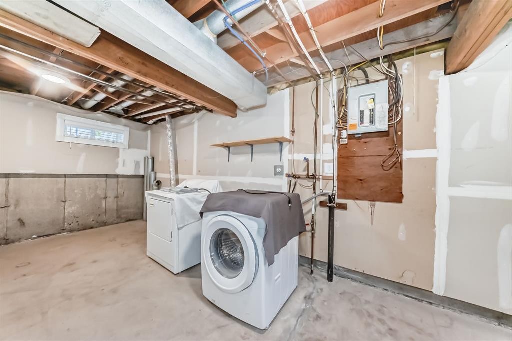 161-6915 Ranchview Drive Nw, Calgary, AB - Indoor Photo Showing Laundry Room