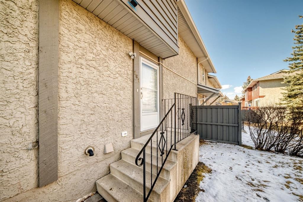 161-6915 Ranchview Drive Nw, Calgary, AB - Outdoor