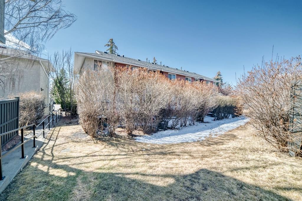 161-6915 Ranchview Drive Nw, Calgary, AB - Outdoor