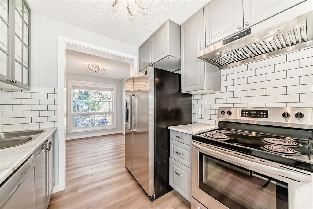 161-6915 Ranchview Drive Nw, Calgary, AB - Indoor Photo Showing Kitchen
