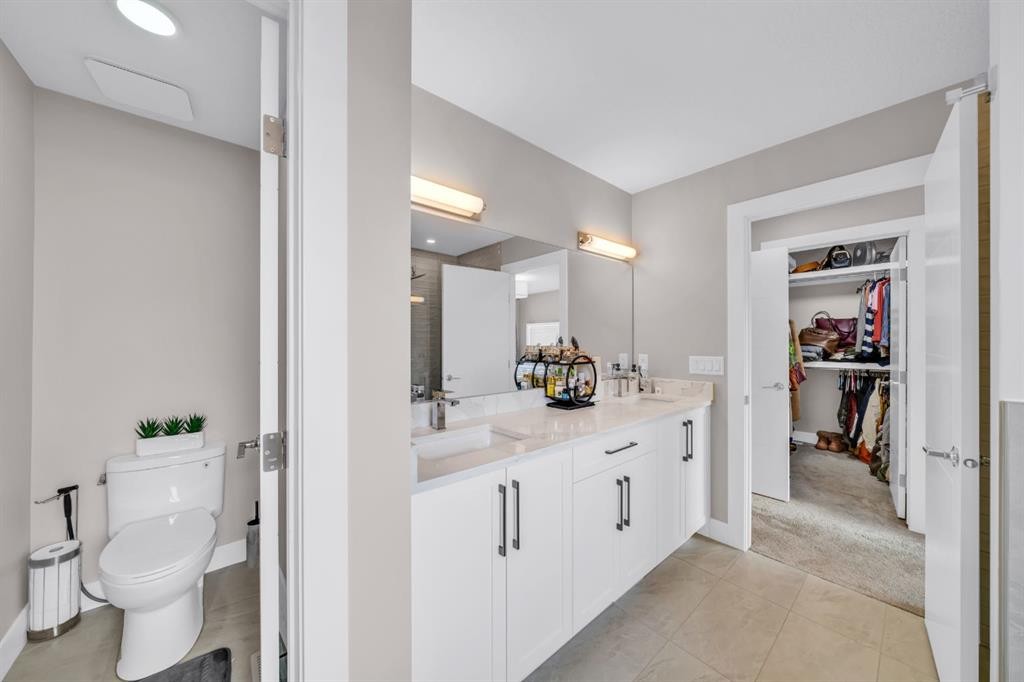 163 Sandpiper Bend, Chestermere, AB - Indoor Photo Showing Bathroom