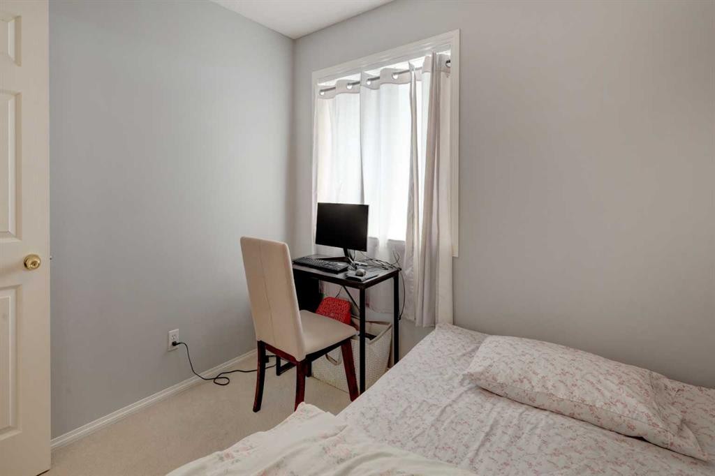 22 Tarington Landing Ne, Calgary, AB - Indoor Photo Showing Bedroom