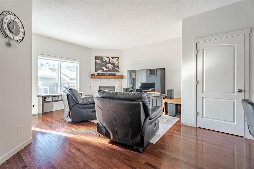 29 Evansridge Circle Nw, Calgary, AB - Indoor With Fireplace