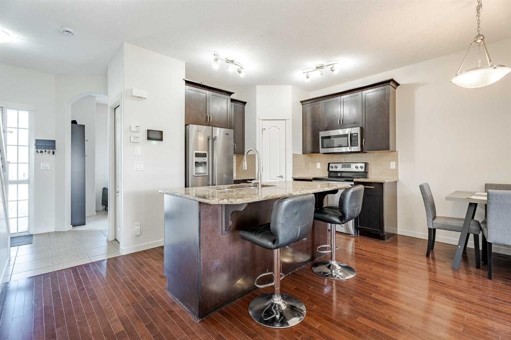 29 Evansridge Circle Nw, Calgary, AB - Indoor Photo Showing Kitchen With Stainless Steel Kitchen With Upgraded Kitchen