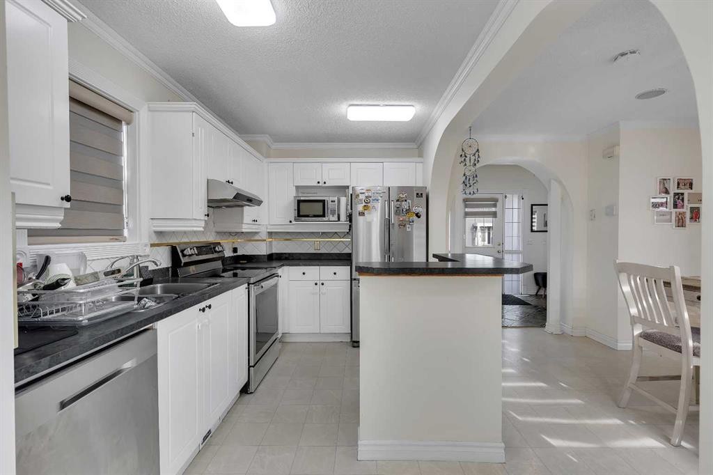 79 Martha'S Haven Place Ne, Calgary, AB - Indoor Photo Showing Kitchen