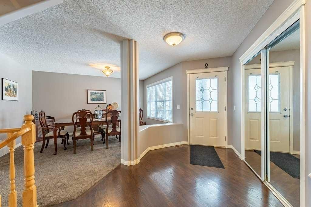 62 Springbluff Boulevard Sw, Calgary, AB - Indoor Photo Showing Other Room