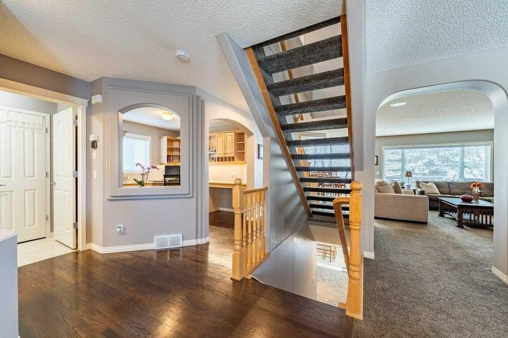 62 Springbluff Boulevard Sw, Calgary, AB - Indoor