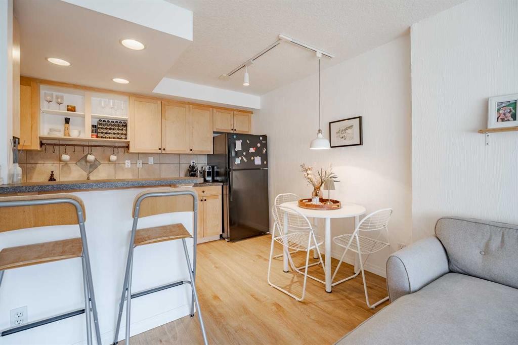 202-340 4 Avenue Ne, Calgary, AB - Indoor