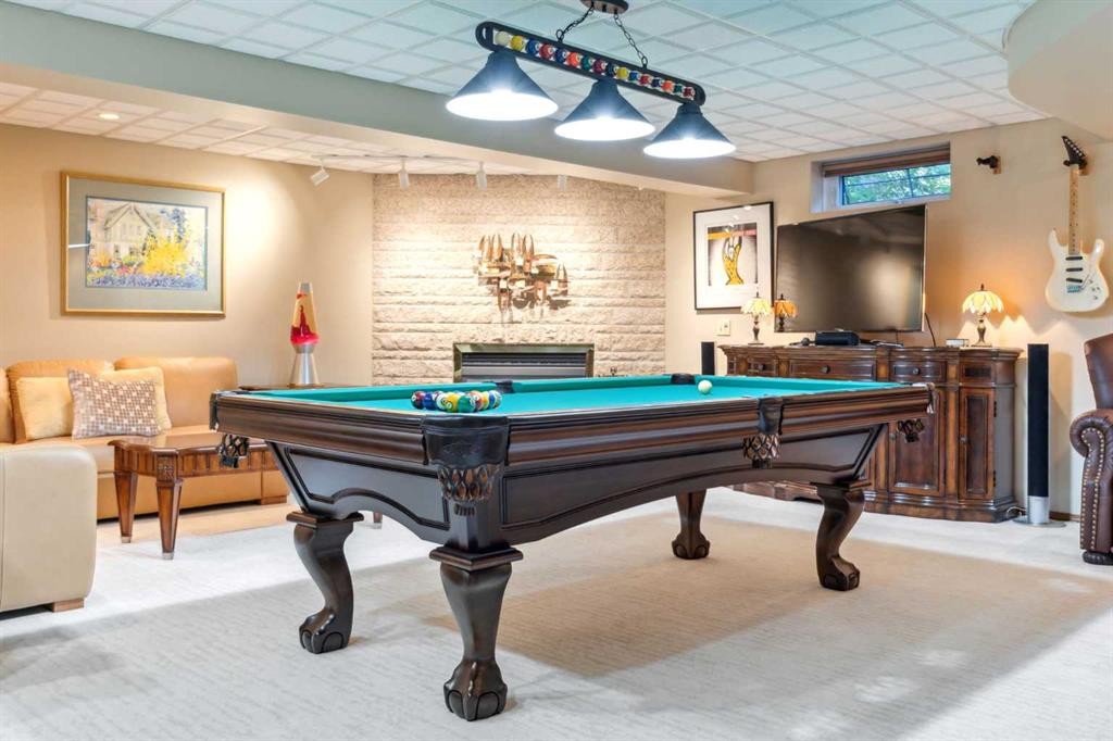 9948 Patton Road Sw, Calgary, AB - Indoor Photo Showing Other Room