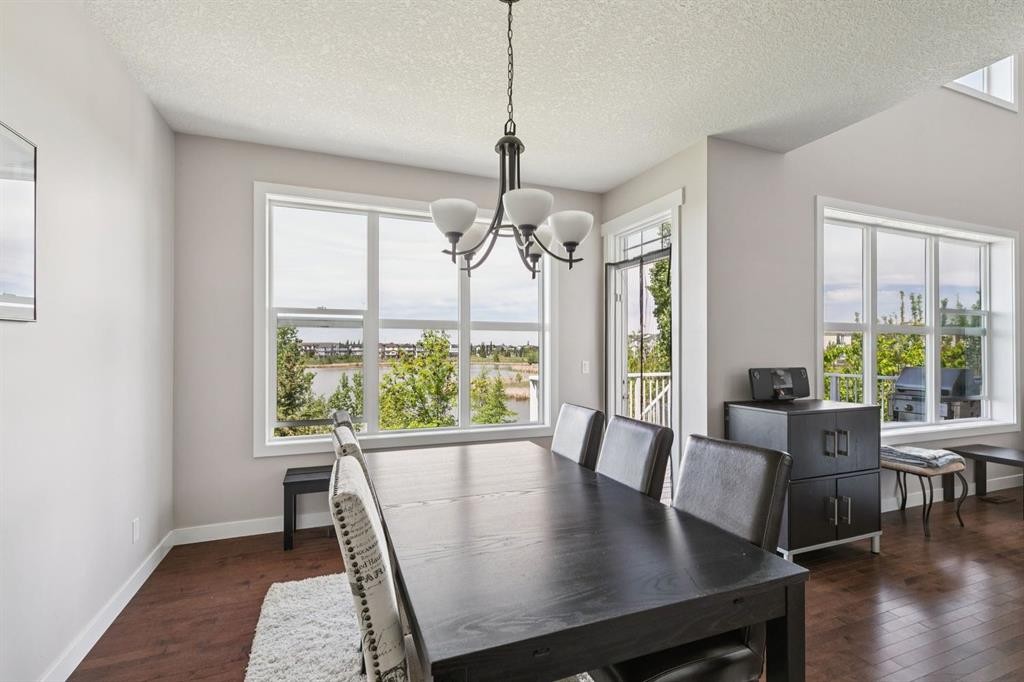 248 Copperpond Circle Se, Calgary, AB - Indoor Photo Showing Dining Room