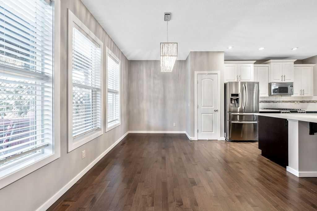 37 Marquis Common Se, Calgary, AB - Indoor Photo Showing Kitchen With Upgraded Kitchen