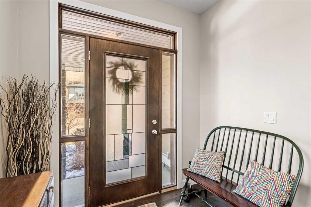 82 Cranbrook Crescent Se, Calgary, AB - Indoor Photo Showing Other Room