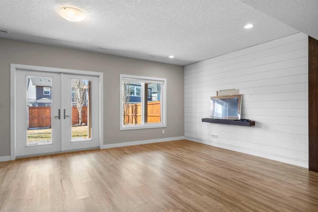 82 Cranbrook Crescent Se, Calgary, AB - Indoor