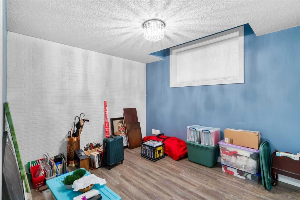 82 Cranbrook Crescent Se, Calgary, AB - Indoor
