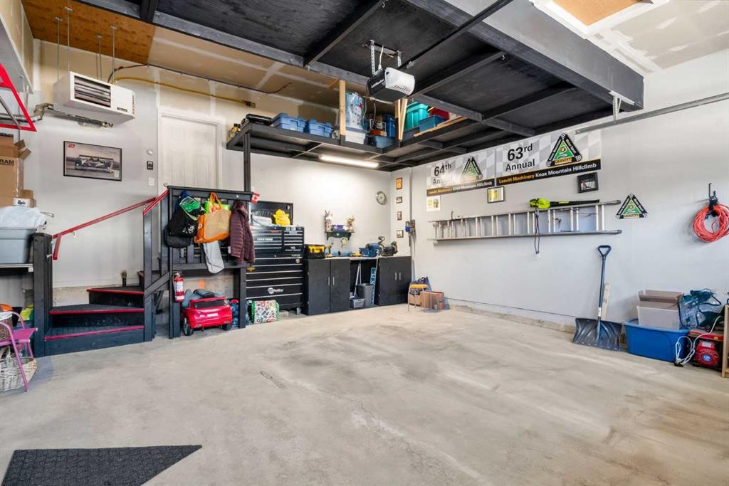 82 Cranbrook Crescent Se, Calgary, AB - Indoor Photo Showing Garage