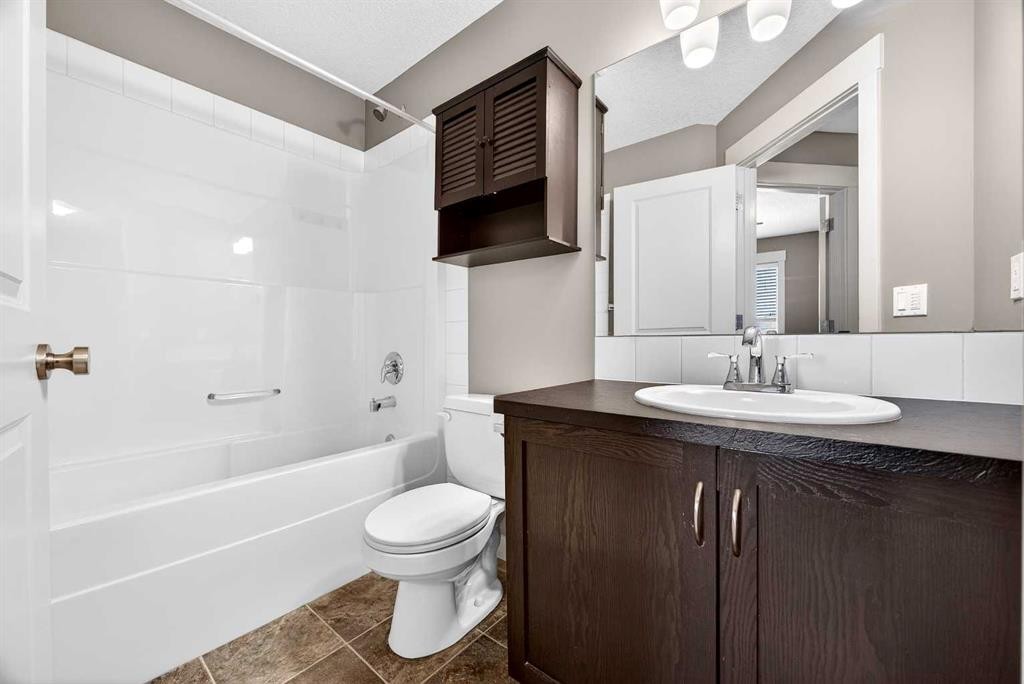 257 Skyview Ranch Drive Ne, Calgary, AB - Indoor Photo Showing Bathroom