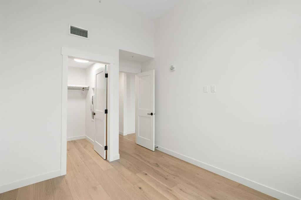 402-1505 Spring Creek Gate, Canmore, AB - Indoor Photo Showing Other Room