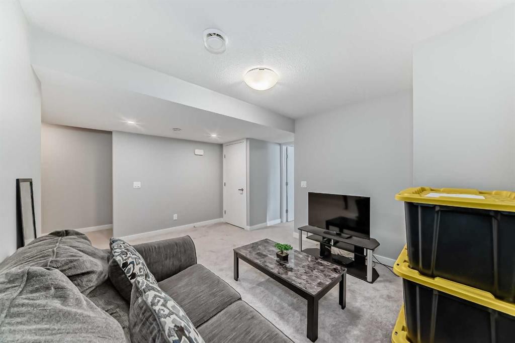 111 Redstone Crescent Ne, Calgary, AB - Indoor