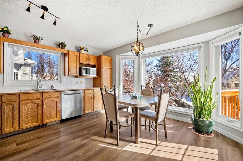 412 Hawkland Place Nw, Calgary, AB - Indoor