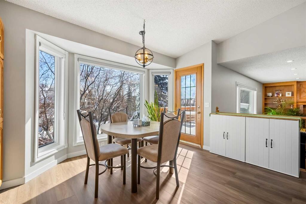 412 Hawkland Place Nw, Calgary, AB - Indoor Photo Showing Dining Room