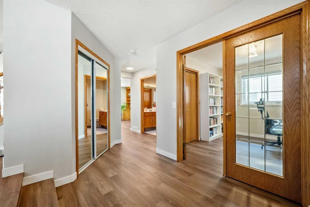 412 Hawkland Place Nw, Calgary, AB - Indoor Photo Showing Other Room