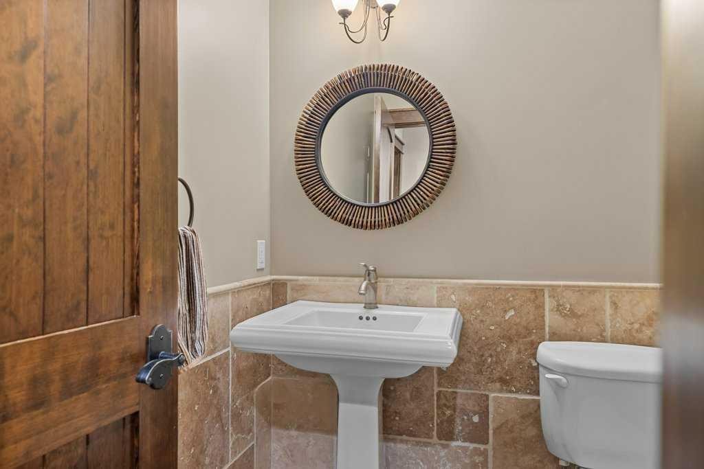 16 Blue Grouse Ridge, Canmore, AB - Indoor Photo Showing Bathroom