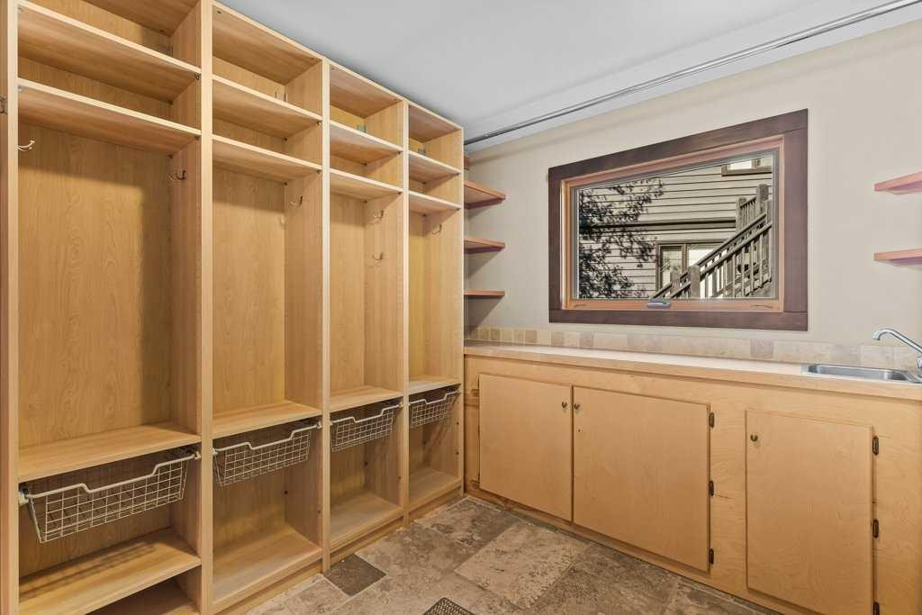 16 Blue Grouse Ridge, Canmore, AB - Indoor