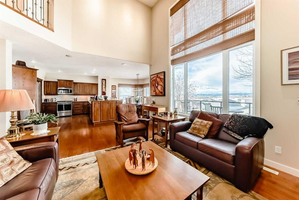 487 Rocky Ridge Drive Nw, Calgary, AB - Indoor Photo Showing Living Room