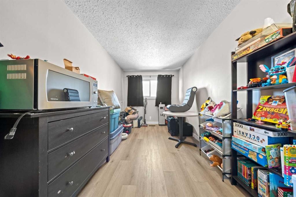 58 Templeson Crescent Ne, Calgary, AB - Indoor Photo Showing Other Room