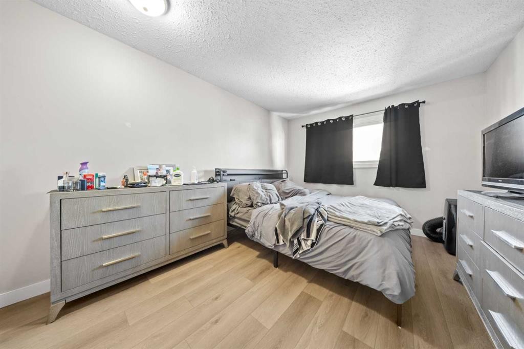 58 Templeson Crescent Ne, Calgary, AB - Indoor Photo Showing Bedroom