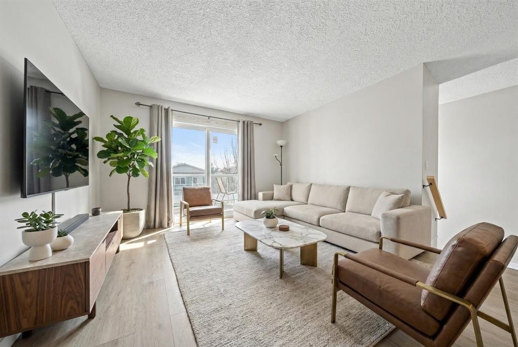 58 Templeson Crescent Ne, Calgary, AB - Indoor Photo Showing Living Room