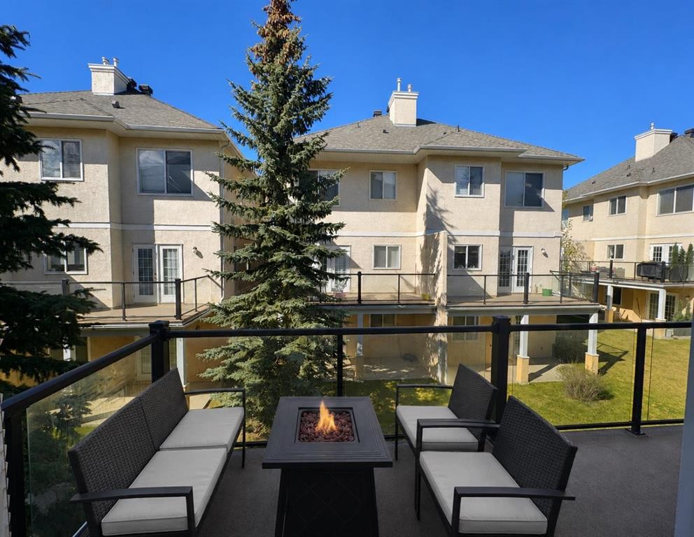 39 Sierra Morena Landing Sw, Calgary, AB - Outdoor