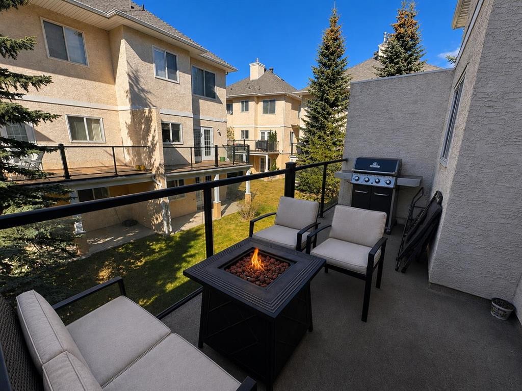39 Sierra Morena Landing Sw, Calgary, AB - Outdoor With Deck Patio Veranda
