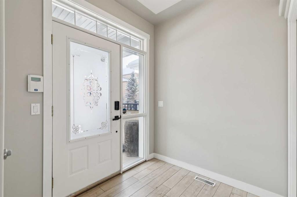 39 Sierra Morena Landing Sw, Calgary, AB - Indoor Photo Showing Other Room