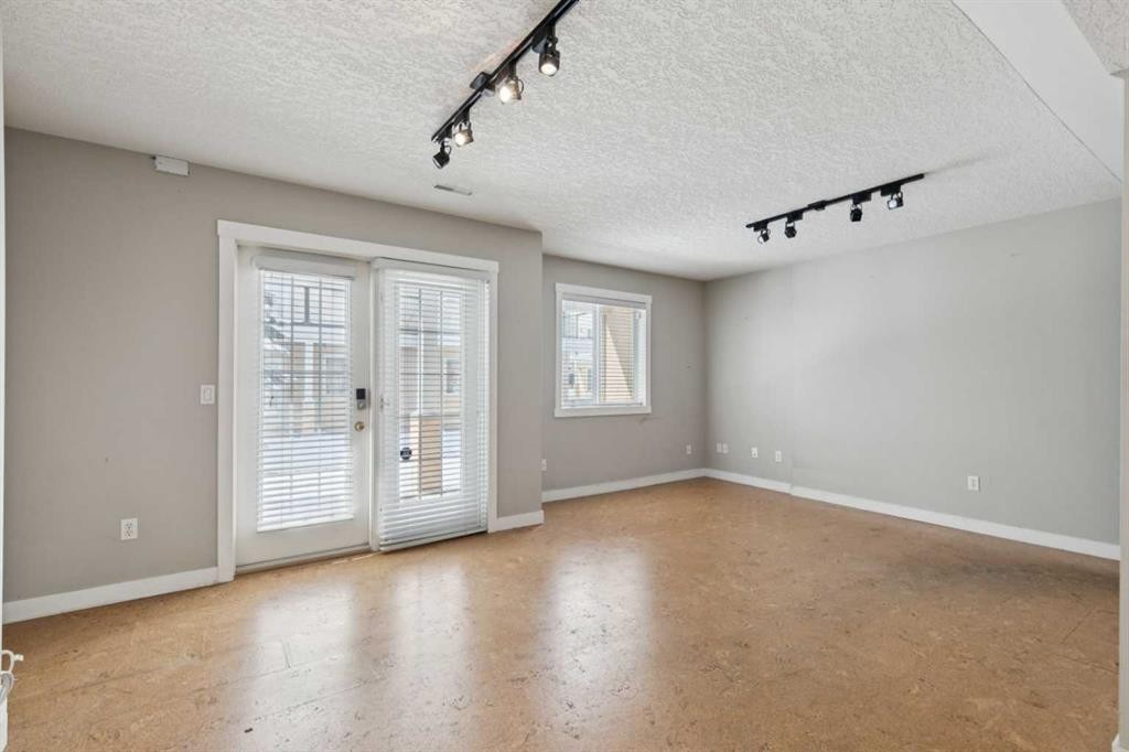 39 Sierra Morena Landing Sw, Calgary, AB - Indoor Photo Showing Other Room