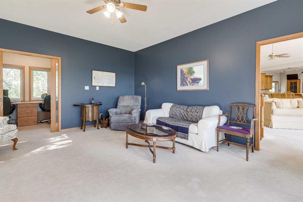 602 Pheasant Close, Pelican Point, AB - Indoor