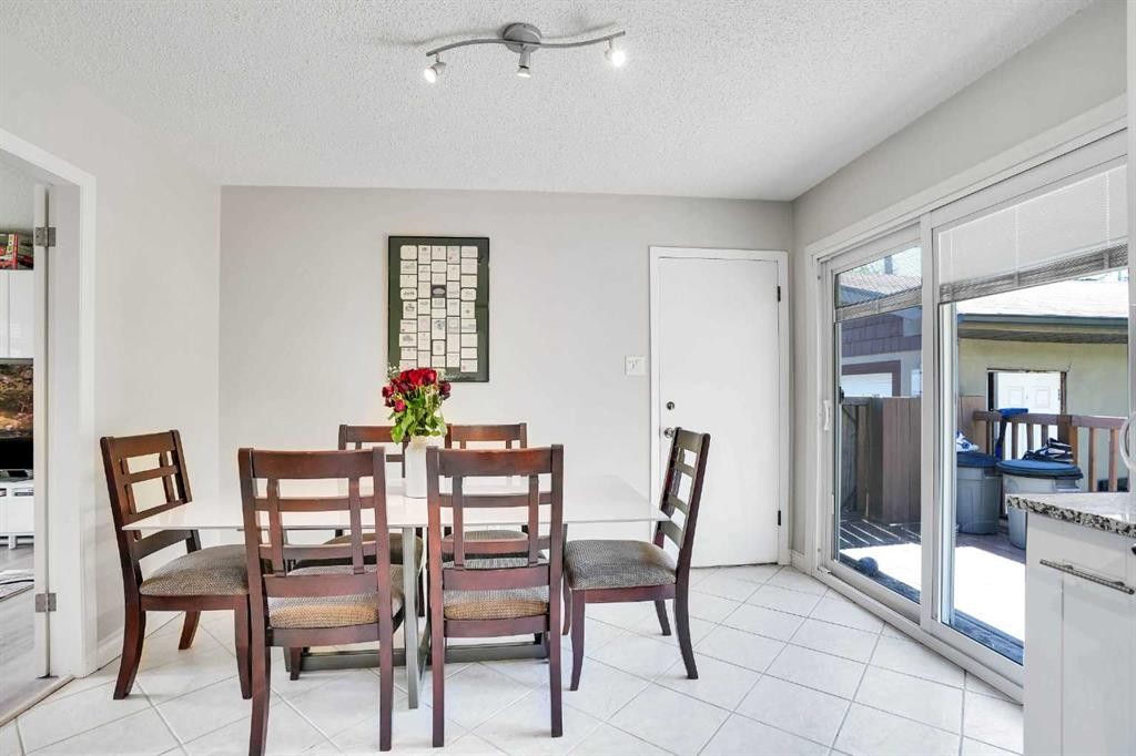 52 Harrow Crescent Sw, Calgary, AB - Indoor Photo Showing Dining Room