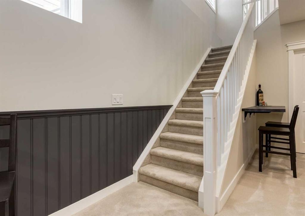 60 Crestbrook View Sw, Calgary, AB - Indoor Photo Showing Other Room
