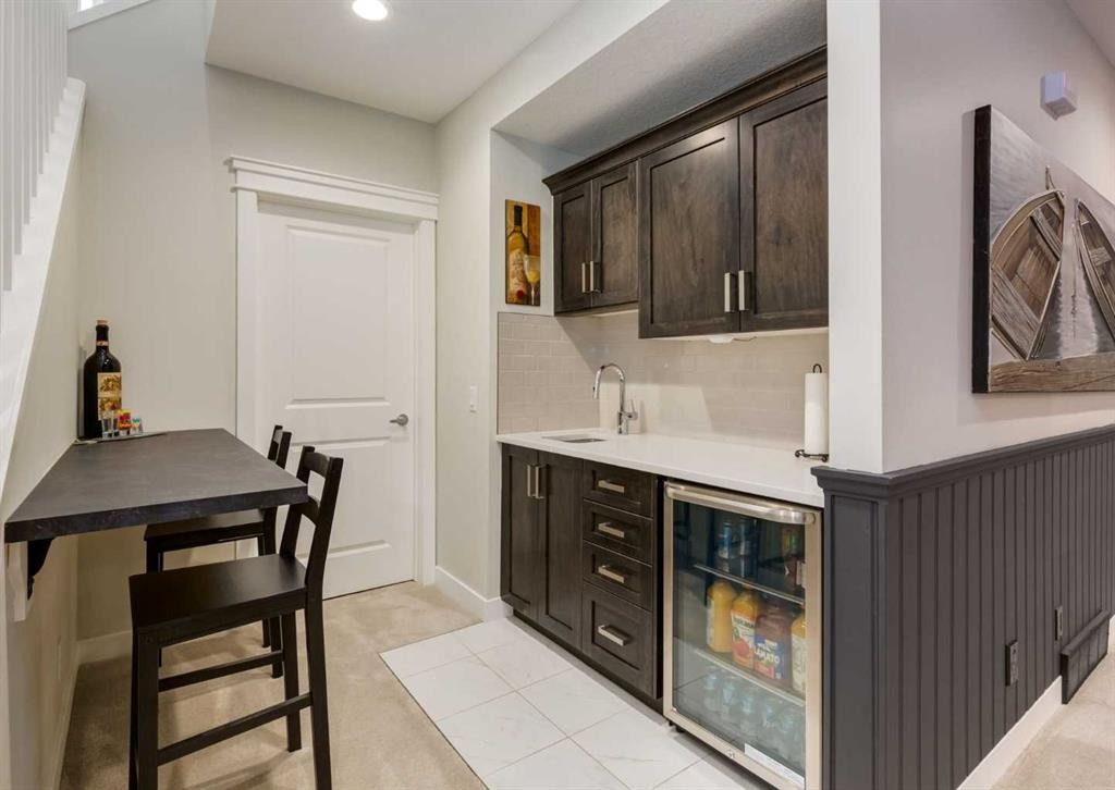 60 Crestbrook View Sw, Calgary, AB - Indoor