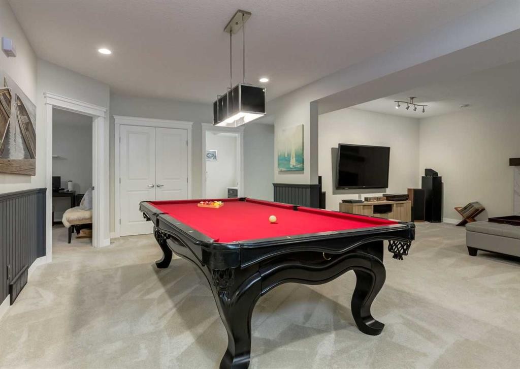 60 Crestbrook View Sw, Calgary, AB - Indoor Photo Showing Other Room