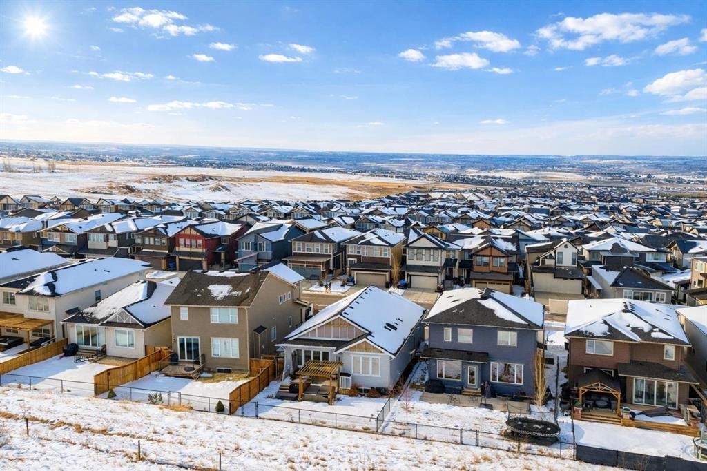 60 Crestbrook View Sw, Calgary, AB - Outdoor
