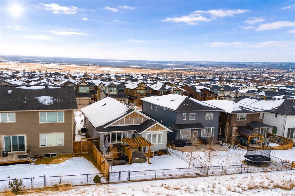 60 Crestbrook View Sw, Calgary, AB - Outdoor
