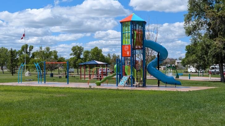 311 47 Avenue West, Claresholm, AB