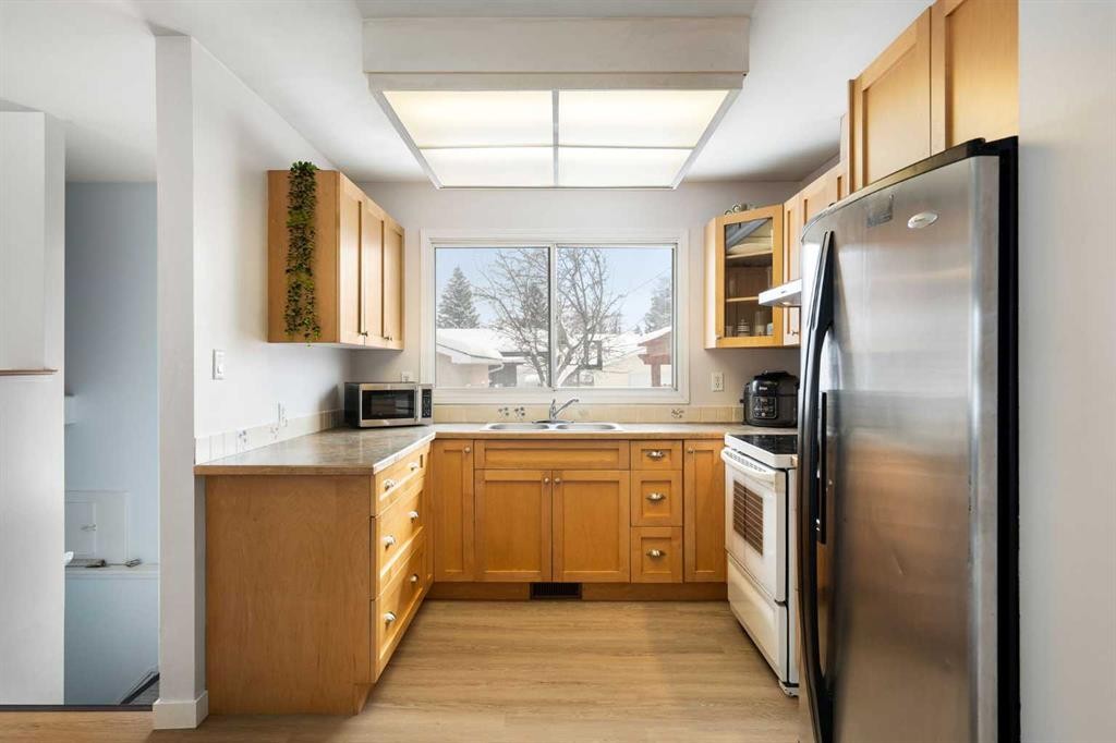 232 Silverview Way Nw, Calgary, AB